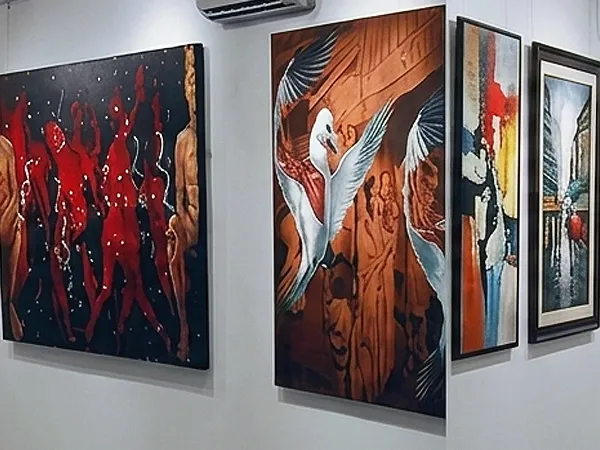 Modern and contemporary Indian paintings exhibited at Aakriti Art Gallery
